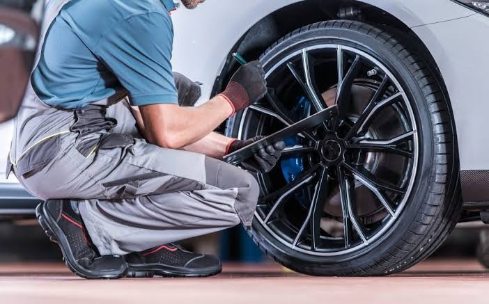 Mobile Tire Service technician at work